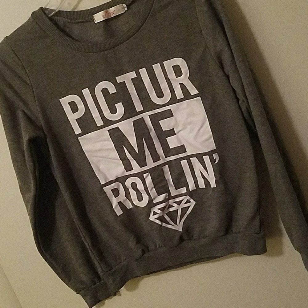 NWOT Gray sweatshirt